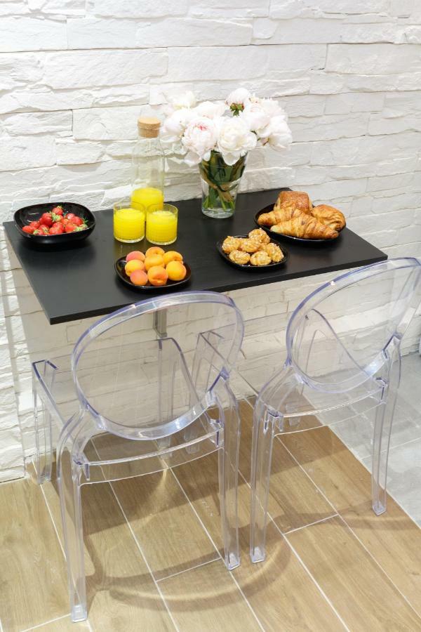 Lovely Place In A Quiet Area Between Invalides Et Eiffel Tower Apartment Paris Exterior photo