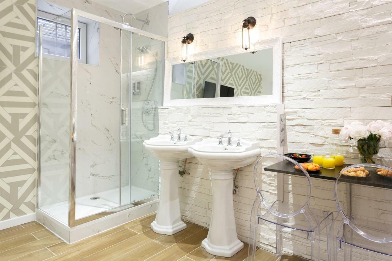 Lovely Place In A Quiet Area Between Invalides Et Eiffel Tower Apartment Paris Exterior photo