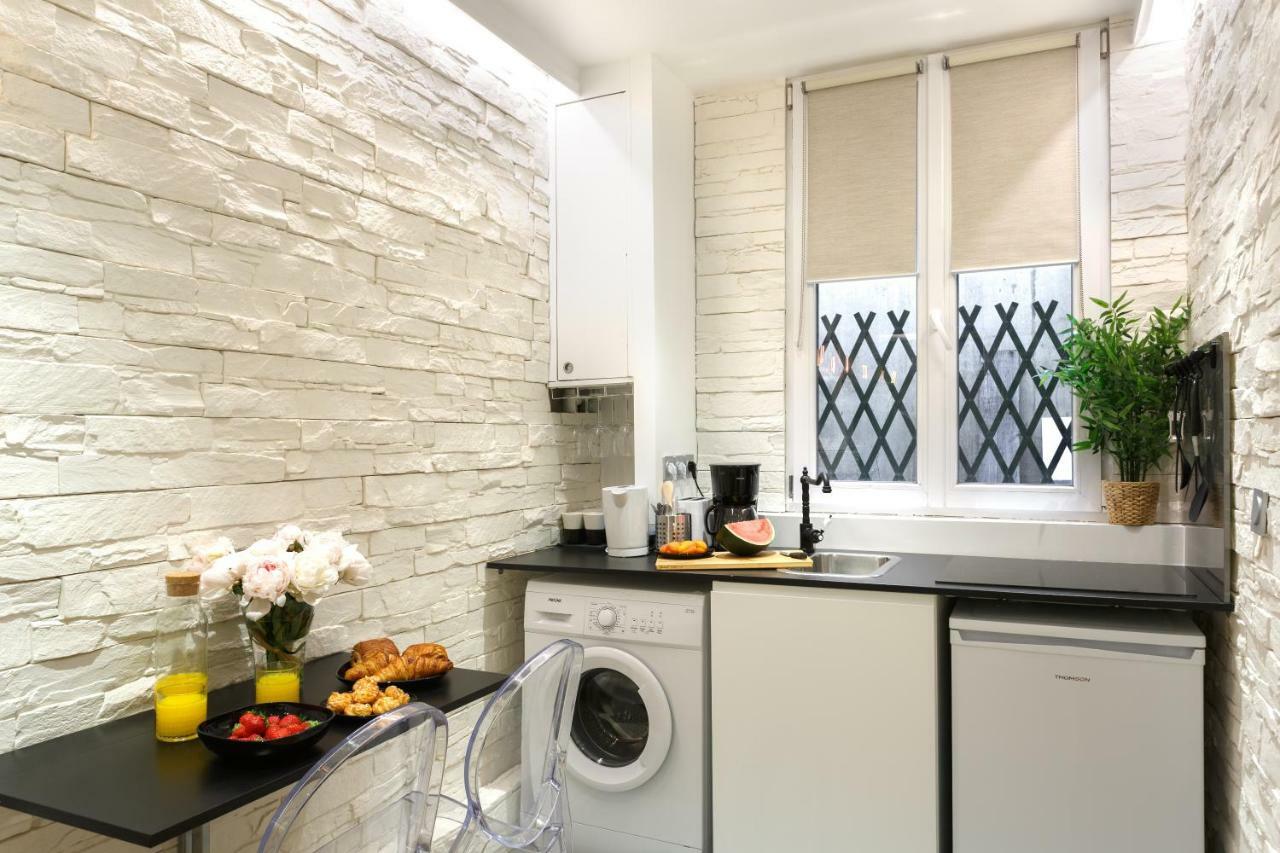 Lovely Place In A Quiet Area Between Invalides Et Eiffel Tower Apartment Paris Exterior photo