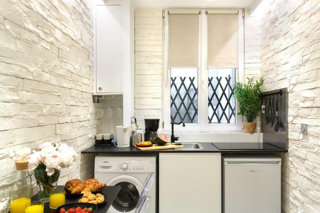 Lovely Place In A Quiet Area Between Invalides Et Eiffel Tower Apartment Paris Exterior photo